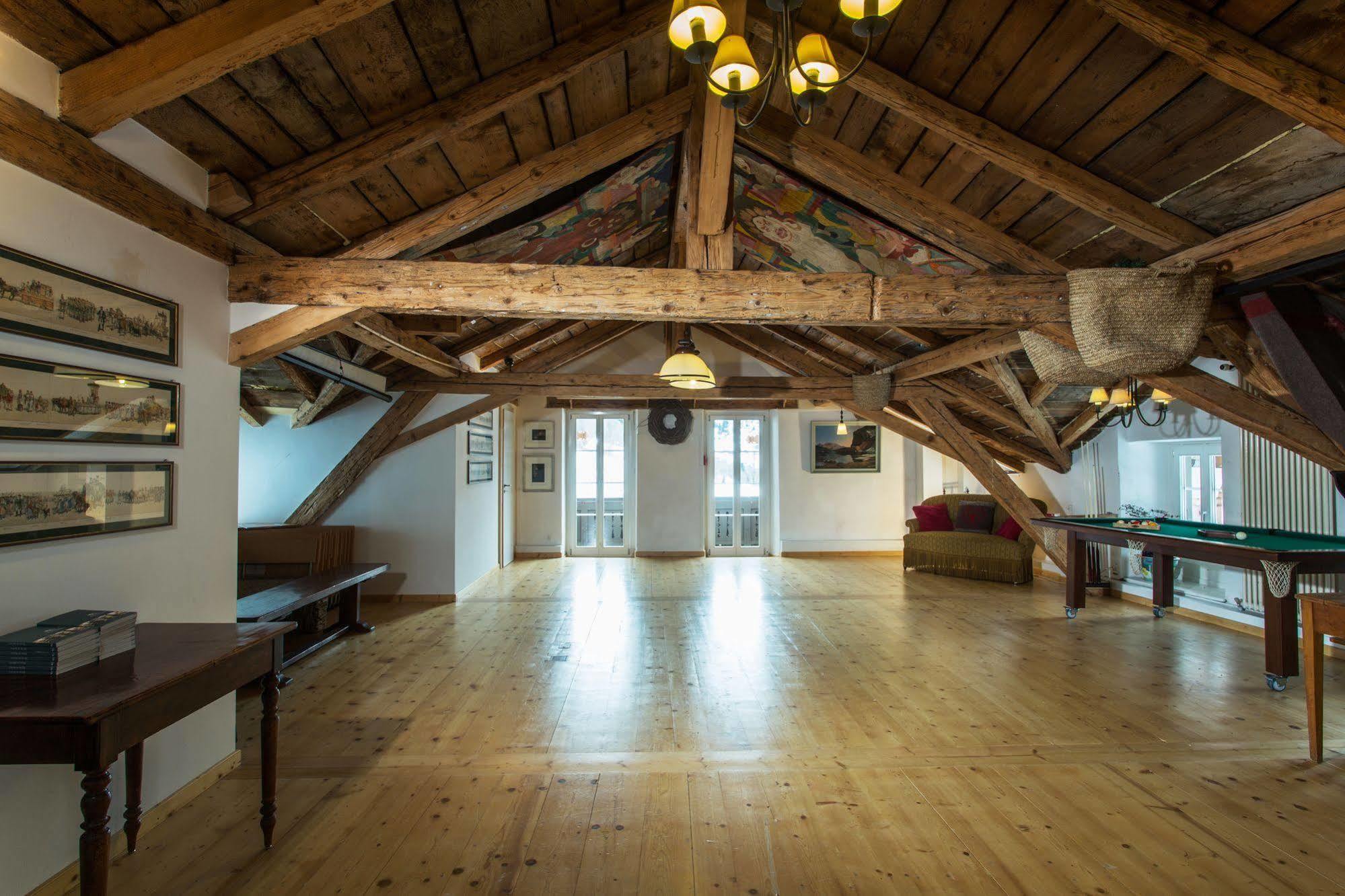 Swiss Historic Du Pillon 3*