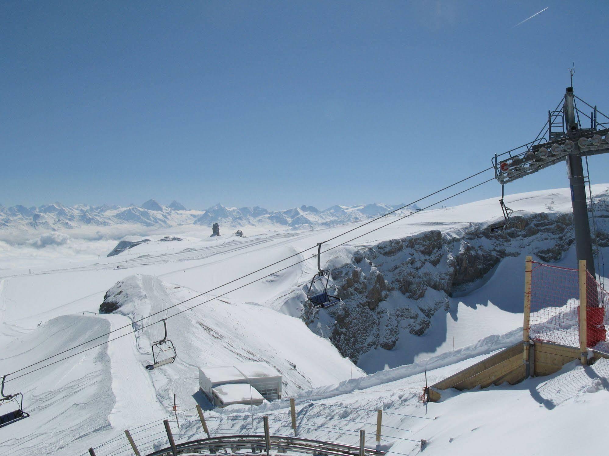 Swiss Historic Du Pillon 3*